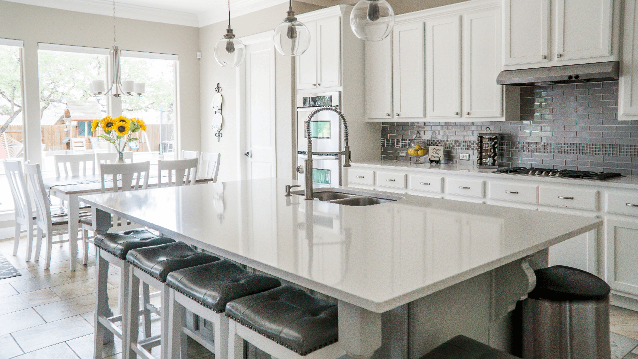 Read more about the article Asunnon loppusiivous ja normaali kuluminen